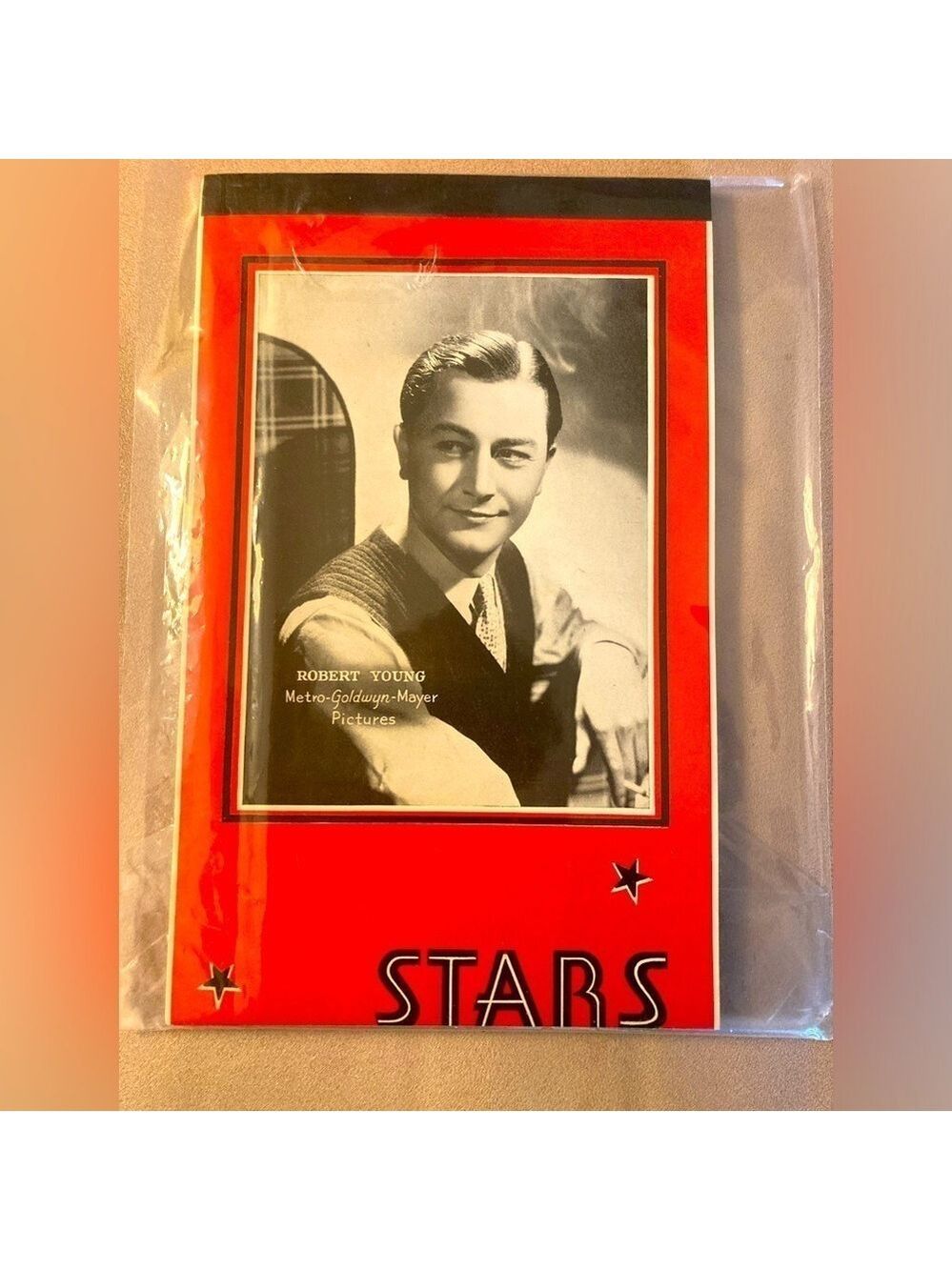 Vintage Stars writing tablet with Robert Young, movie star from 1940s